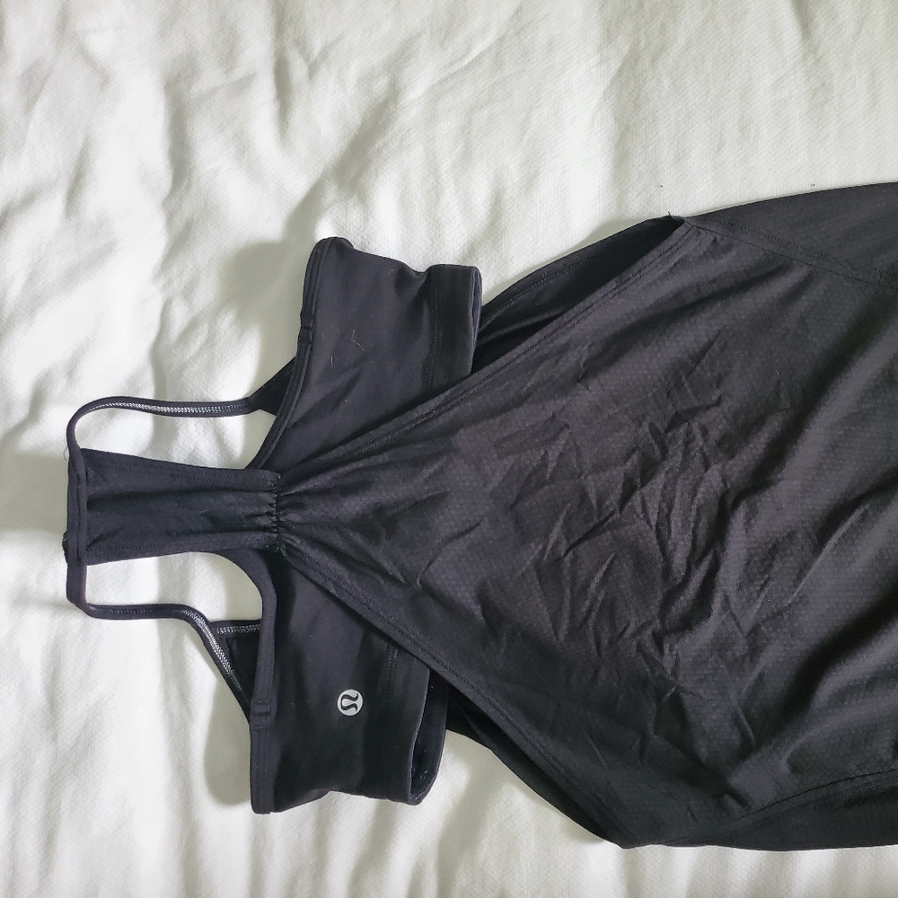 Lululemon tank with built in bra